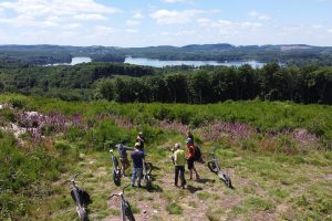 Balade accompagnée par un guide en trottinette électrique autour du lac des Settons, Morvan