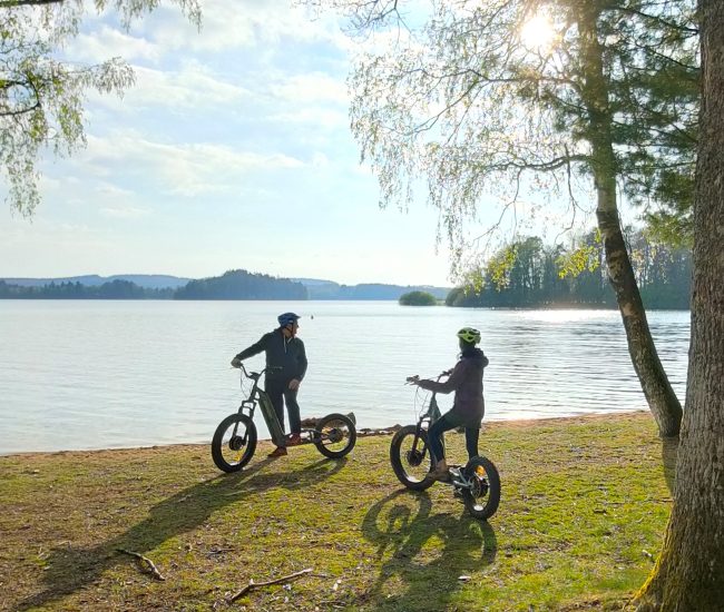 Balade accompagnée par un guide en trottinette électrique autour du lac des Settons, Morvan