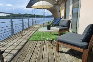 Hébergement suspendu à vue panoramique au dessus du lac des Settons, Morvan