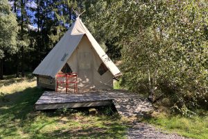 Hébergement en Tipi au lac des Settons, Morvan