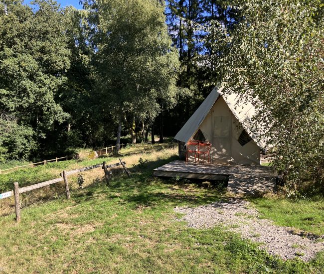 Hébergement en Tipi au lac des Settons, Morvan