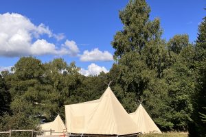 Hébergement en Tipi au lac des Settons, Morvan