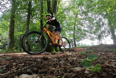 Location de vélo tout terrain à assistance électrique au lac des Settons, Morvan