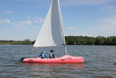 Location de bateau de découverte de la voile sur le lac des Settons, Morvan