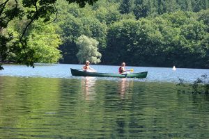 Location de canoë sur le lac des Settons, Morvan