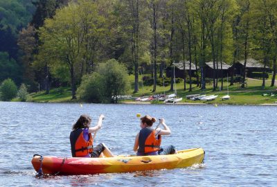 Location de canoë sur le lac des Settons, Morvan