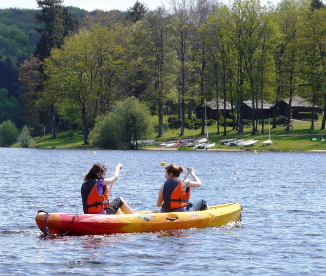 Location de canoë sur le lac des Settons, Morvan