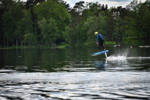 Location Efoil, surf électrique, sur le lac des Settons, Morvan