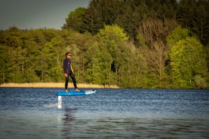 Location Efoil, surf électrique, sur le lac des Settons, Morvan