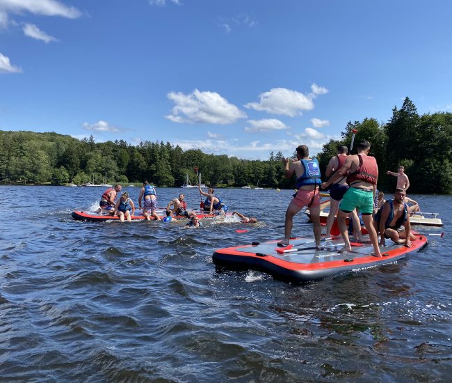 Location de paddle sur le lac des Settons, Morvan