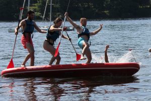 Location de paddle sur le lac des Settons, Morvan