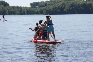 Location de paddle sur le lac des Settons, Morvan
